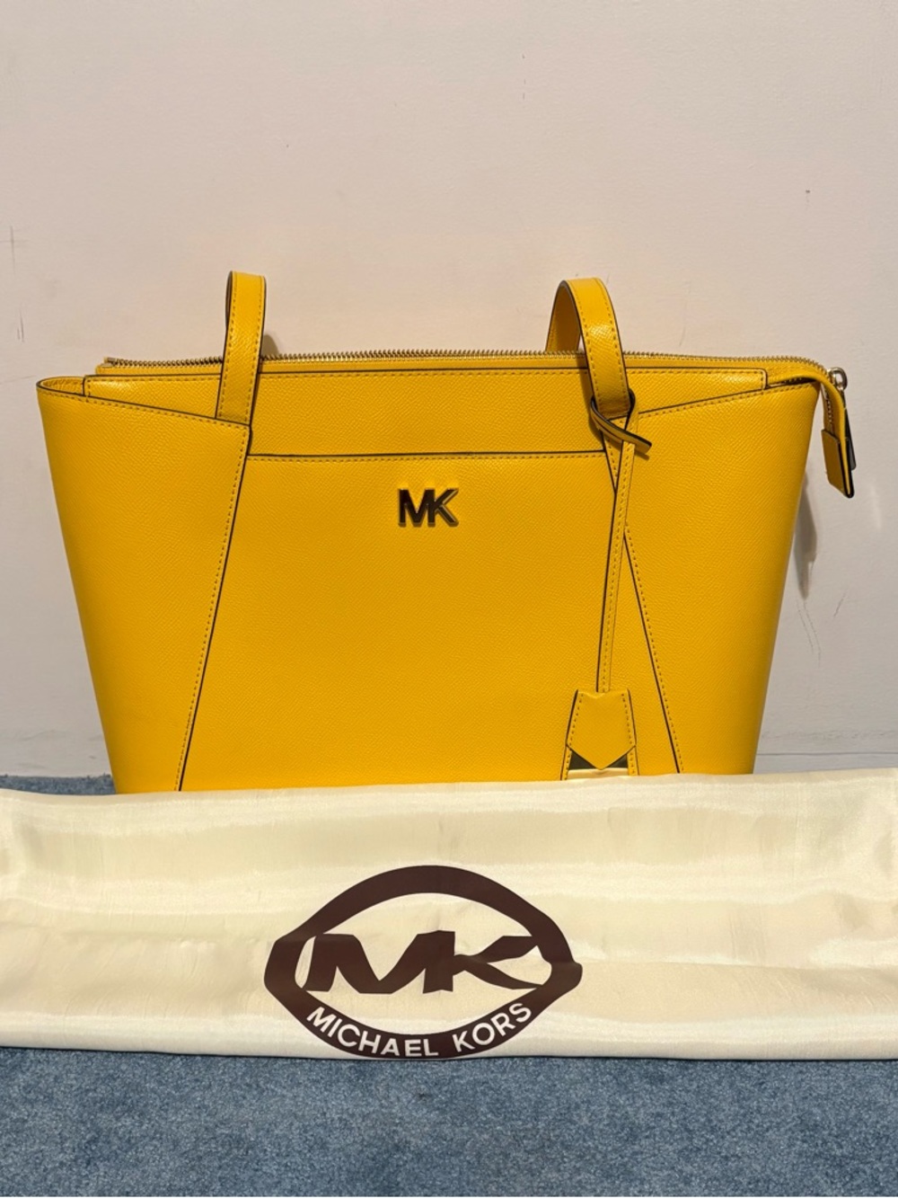 MICHAEL KORS Maddie Medium Tote With Dust Bag - Picture 5 of 8